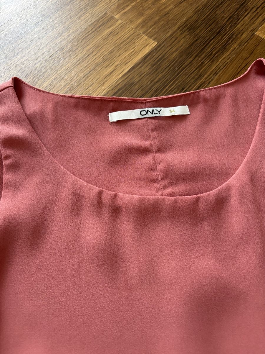 Only Tops: Top Only Gr. 34 - Top Zustand – Gebraucht aus Zürich von FedeSara 1