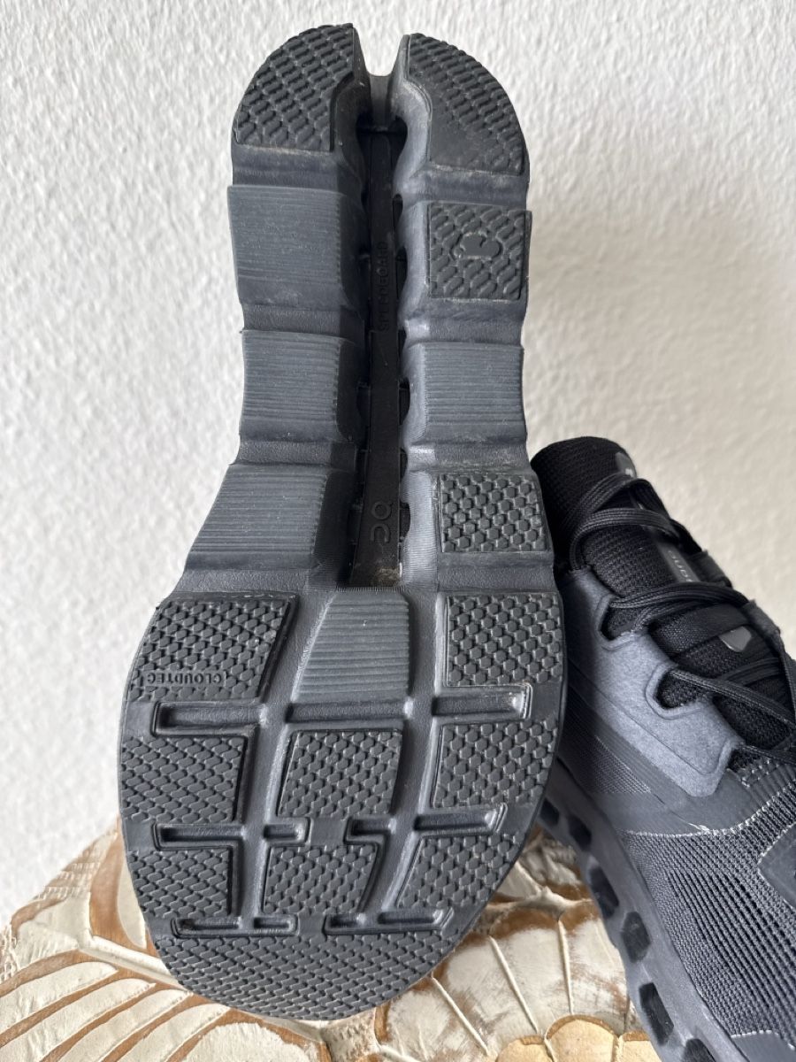 On Herrenschuhe: ON Cloud HELION Laufschuhe Schwarz Grösse 44 – Gebraucht aus Zürich von sha_vw65 5