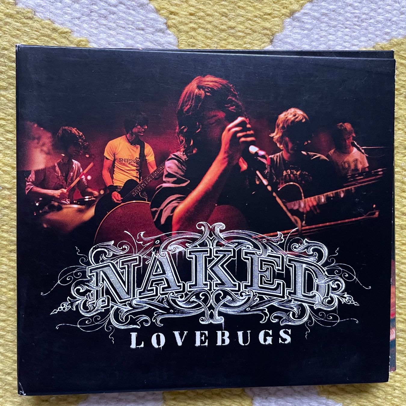 CDs: LOVEBUGS-NAKED (DIGIPACK) – D'occasion à Rorschacherberg par CD-Roli