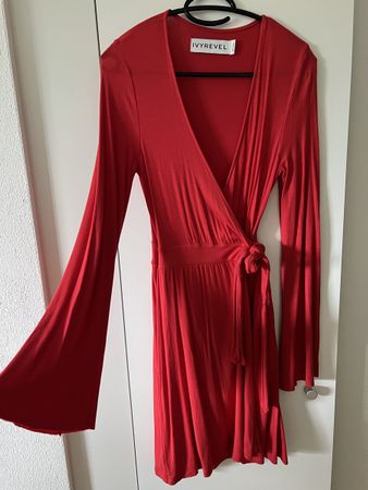 Rotes Wickelkleid Ivyrevel Grösse XS💃
