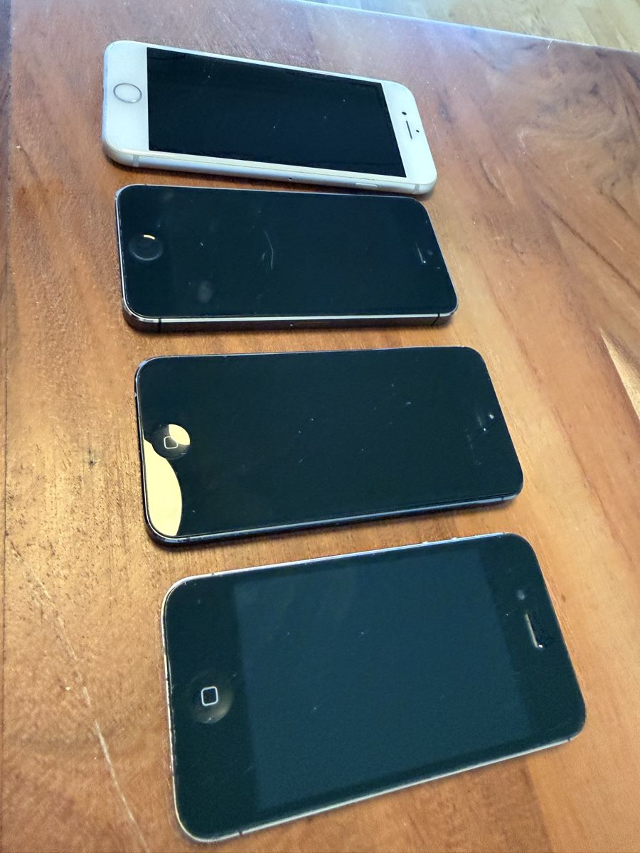 Apple Telefoni cellulari / Smartphones: Diverese Apple iPhone gebraucht  – Difettoso da Langnau i. E. venduto da Piaggiosi5 5