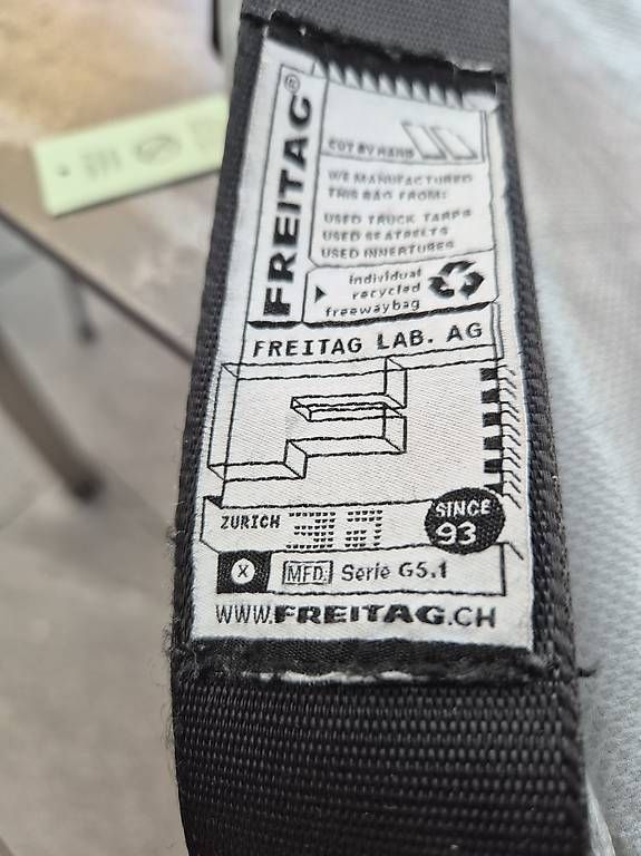 Freitag Borse: Freitag Tasche Dexter grau / silber – Usato da Dietikon venduto da Agiraffe 2