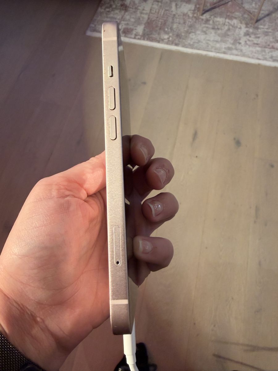 Apple Telefoni cellulari / Smartphones: iPhone 13 265 GB – Nuovo (secondo la descrizione) da Wallisellen venduto da Nataschab0 6