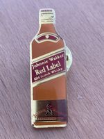 Pin’s Johnnie Walker Red Label forme bouteille doré