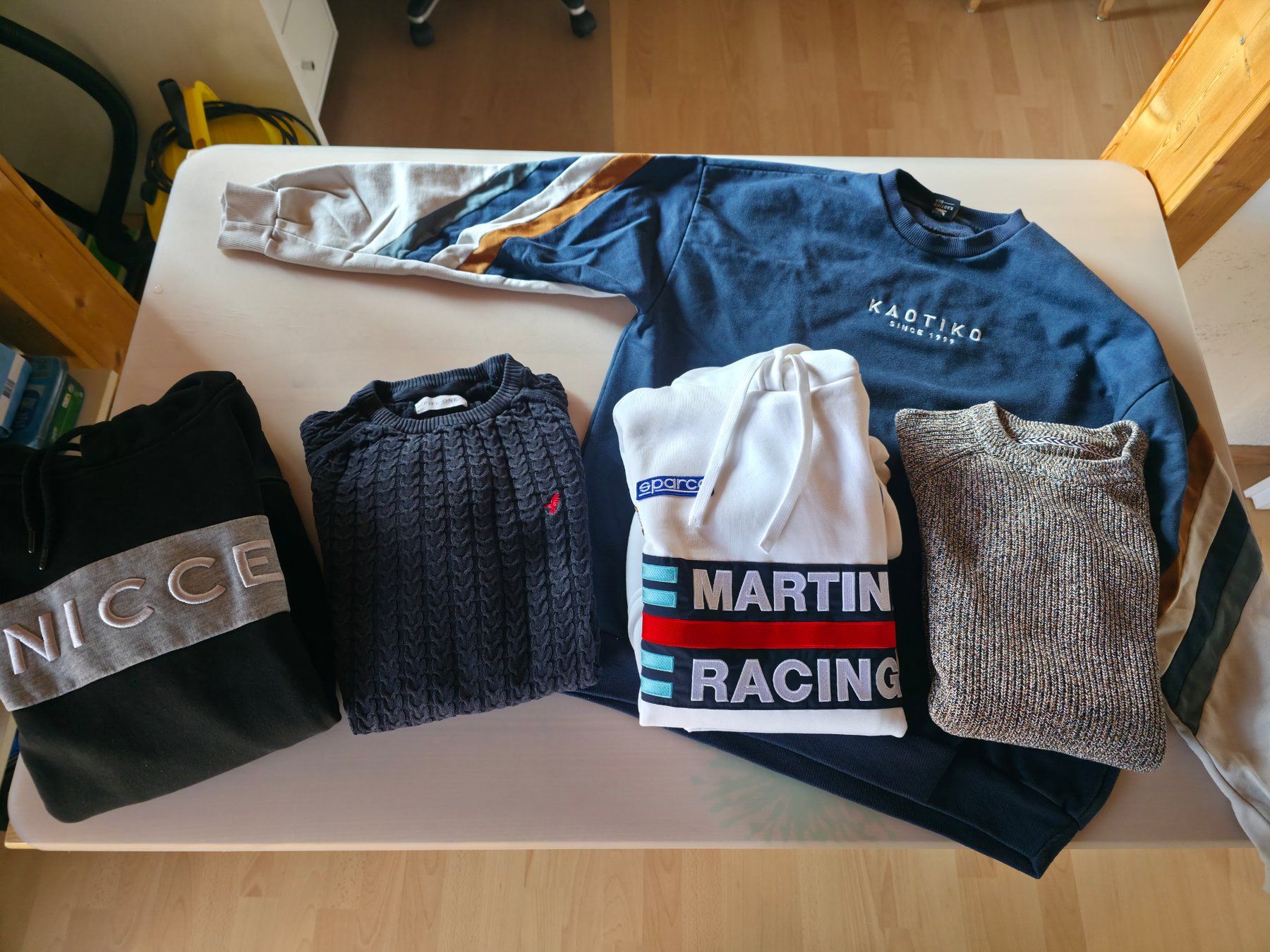 Lacoste Lotti di vestiti: Kleiderpaket Herren – Usato da Aegerten venduto da myoutlet 4