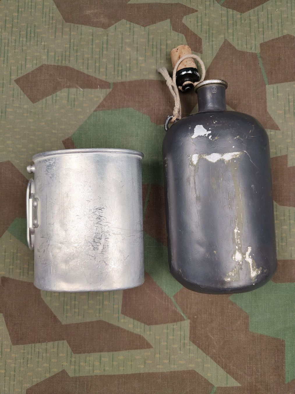 Schweizer Armee Uniformi: Feldflasche Ord. 1932/35 grau – Usato da Bauma venduto da SwissMilitaria 2