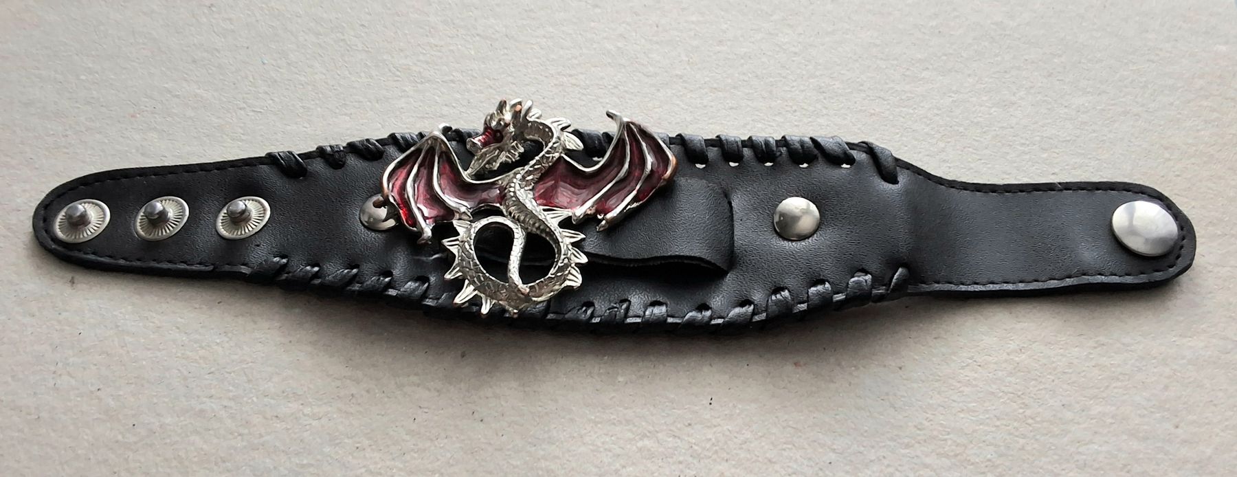 Armbänder & -reifen: Armband mit Drachen / Dragon – Gebraucht aus Oftringen von Waltereg