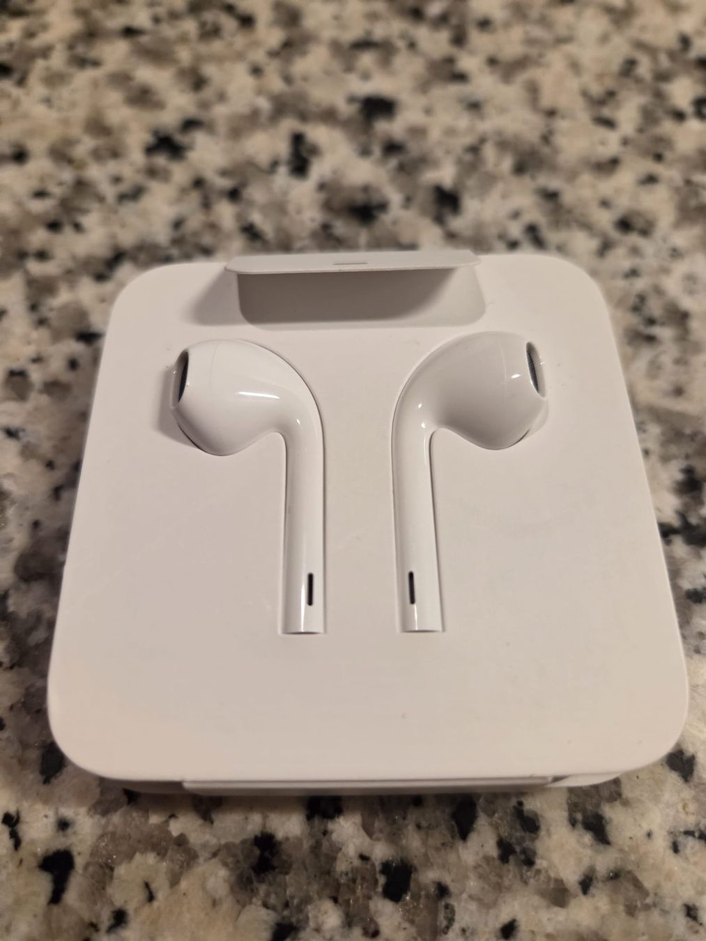 Apple Kopfhörer: Apple EarPods mit Lightning Adapter weiss neuwertig – Neu (gemäss Beschreibung) aus Zürich von TBG021