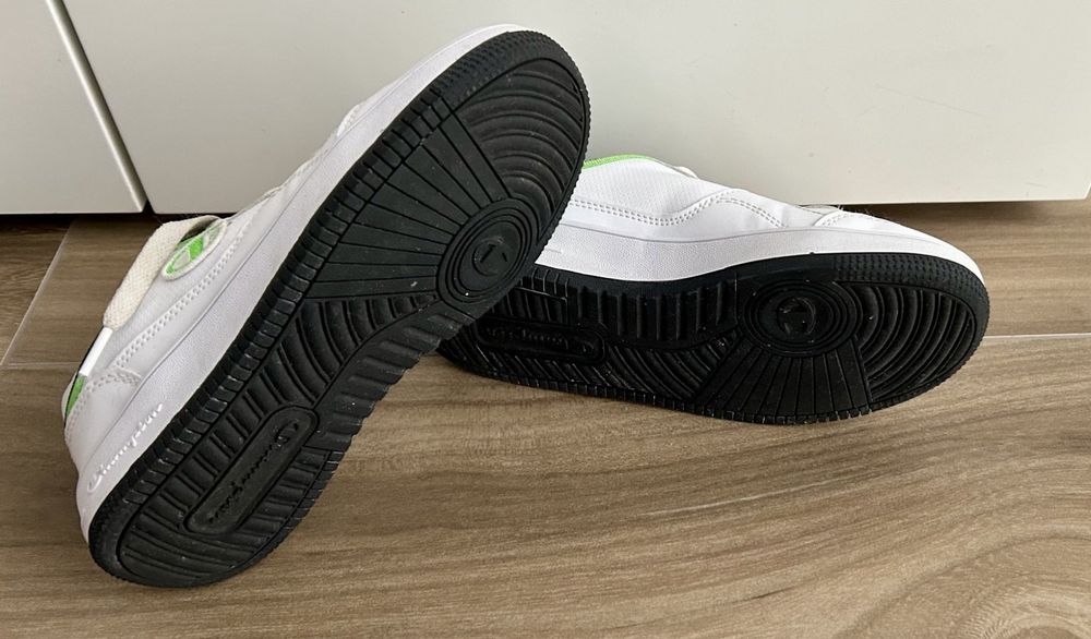 Champion Herrenschuhe: CHAMPION Sneakers, weiss/grün, Grösse 35,5, neuwertig – Neu (gemäss Beschreibung) aus Laufen von Gwitterchischte 3