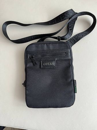 GUESS Umhängetasche schwarz gebraucht