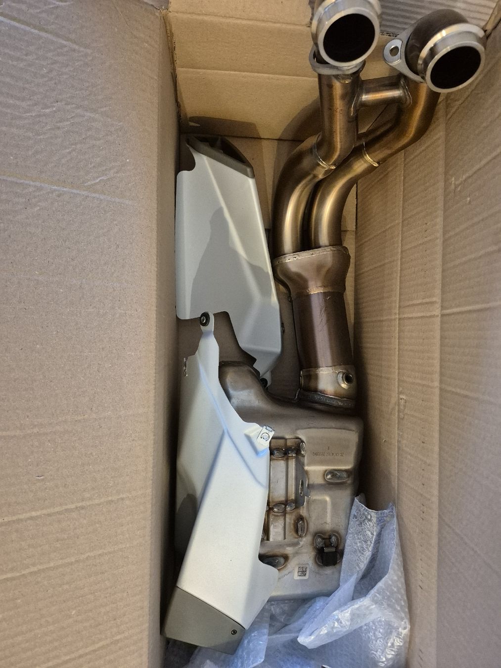 Aprilia Sistemi di scarico: RS660 Original auspuff anlage + blende – Nuovo e nell'imballaggio originale da Fehraltorf venduto da Schmid_Y