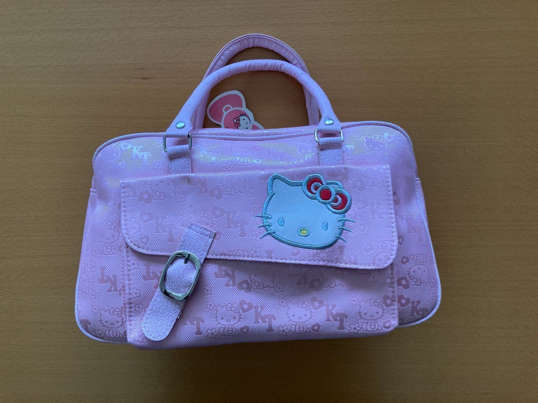 Hello Kitty Borse da donna: Sac à main Hello Kitty M3 -  NEU/NEUF – Nuovo (secondo la descrizione) da Prez-vers-Noréaz venduto da JOCO1963 2