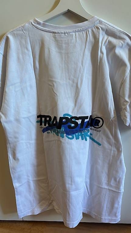 T-shirt: Maglietta Trapstar – Usato da Riva San Vitale venduto da ame_rtg5