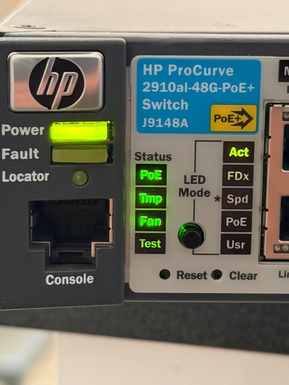 Hewlett Packard Hub & Switch: HP ProCurve 2910al-48G-PoE+ Switch J9148A – Usato da versoix venduto da Aess 1