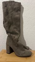 Bottes hautes en daim gris, pointure 37 - Élégantes !