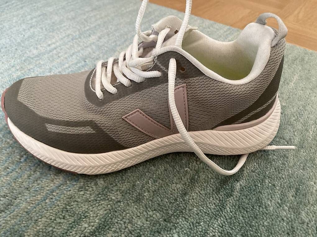 Damenschuhe: Veja Gr.38 – Neu und originalverpackt aus Bern von noelchen 1