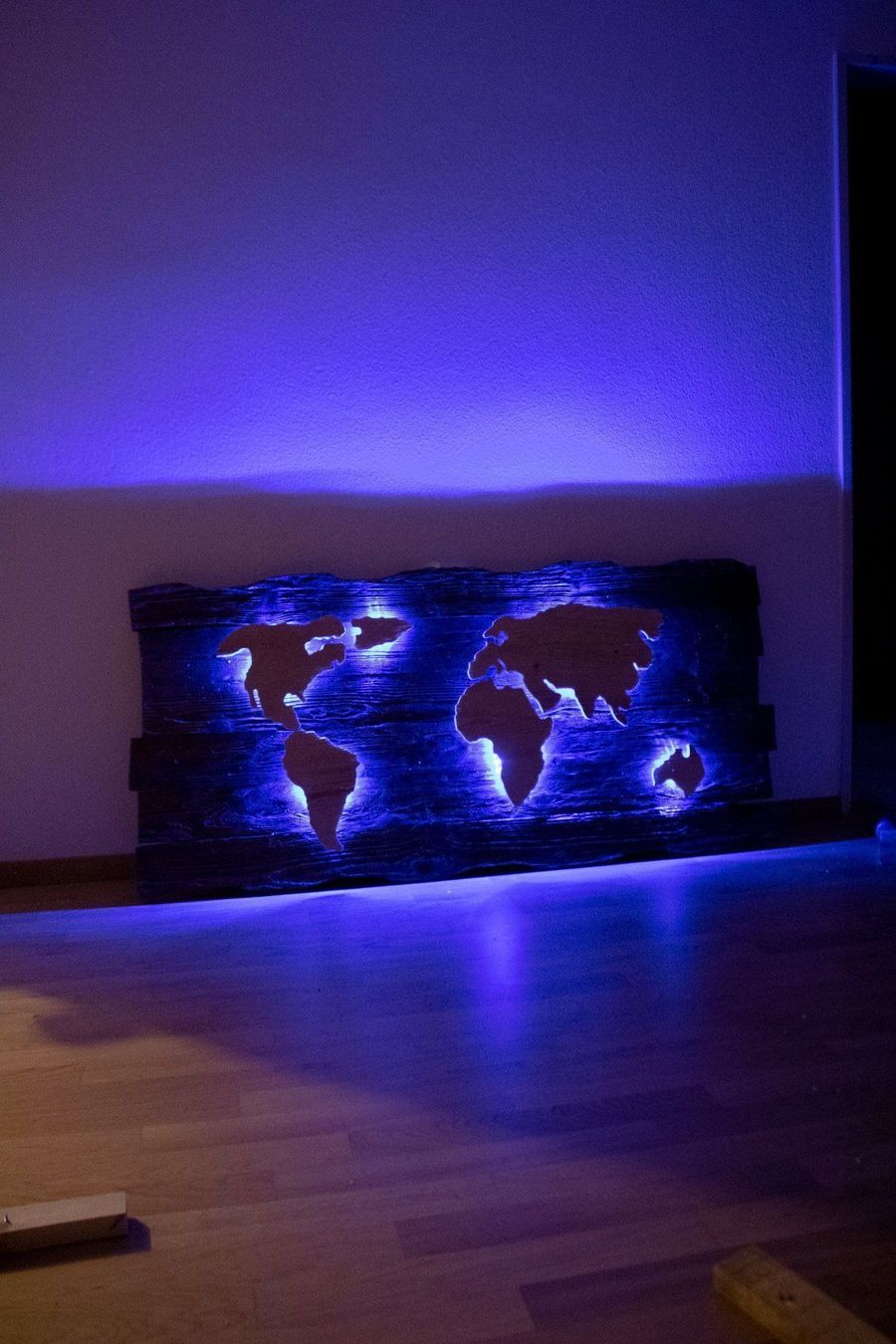 Lampade: Rustikale LED Weltkarte RGB – Nuovo e nell'imballaggio originale da Zürich venduto da Miki_Schreiner