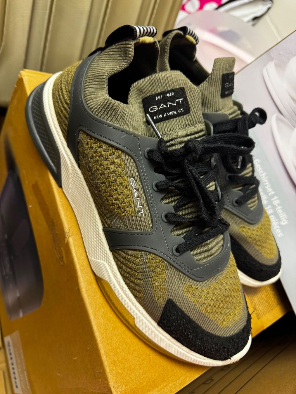 Gant Chaussures hommes: GANT Sneakers Herren Khaki Gr.42 – D'occasion à Mammern par Just4ever2026 2
