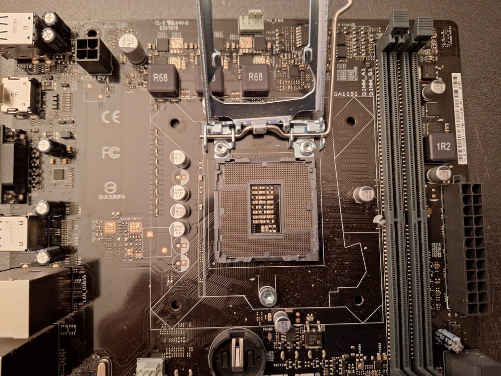 ASUS M32CD4-K Rev.2.0 Mainboard Micro ATX Sockel 1151 | Kaufen auf Ricardo