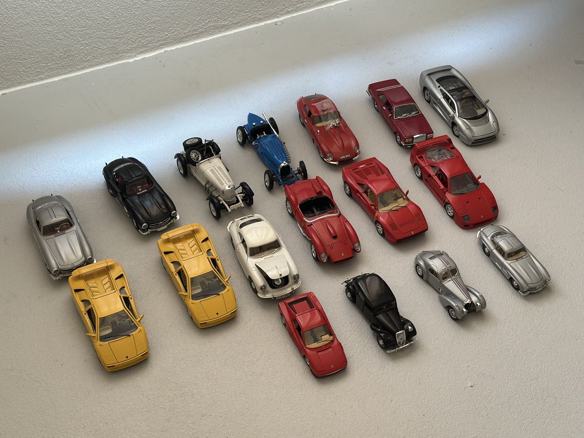 Bburago Modellini d'auto: Bburago Modellauto-Sammlung – 17 Modelle  – Usato da Bottighofen venduto da mfi_6nkw 1