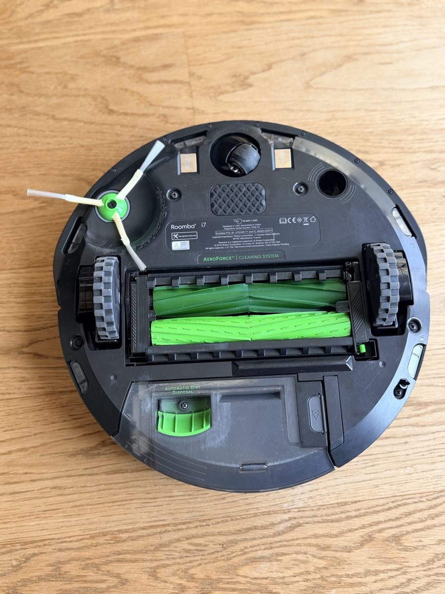 Irobot Aspirapolveri & Accessori: iRobot Roomba i7+ (Model i7556) with Clean Base  – Usato da Gockhausen venduto da van_82kh 2