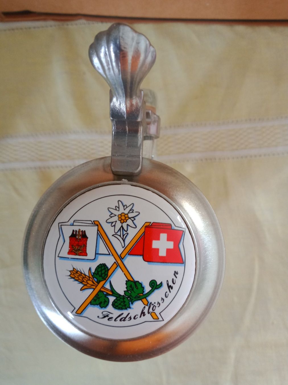 Feldschlösschen Bicchieri: Feldschlösschen Bierseidel mit Zinndeckel – Usato da Wil SG venduto da Paco.2222 1