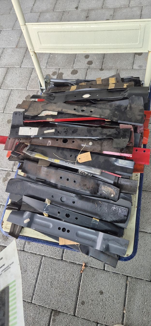 Tagliaerba: Rasenmäher Messer – Nuovo (secondo la descrizione) da Grenchen venduto da Hz. 1
