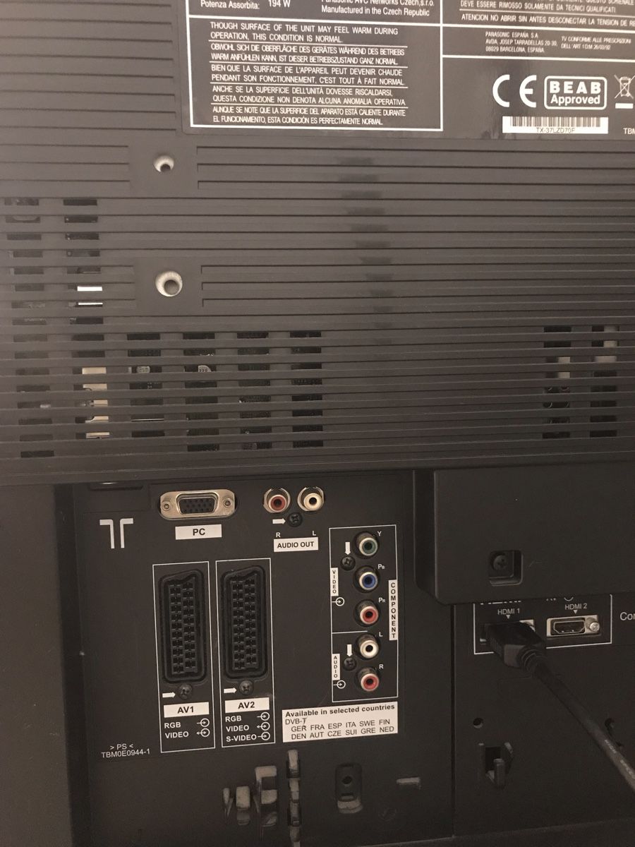 Panasonic Televisori: TV Panasonic LCD TX-37 LZD70F – Usato da Sirnach venduto da Famisa 1