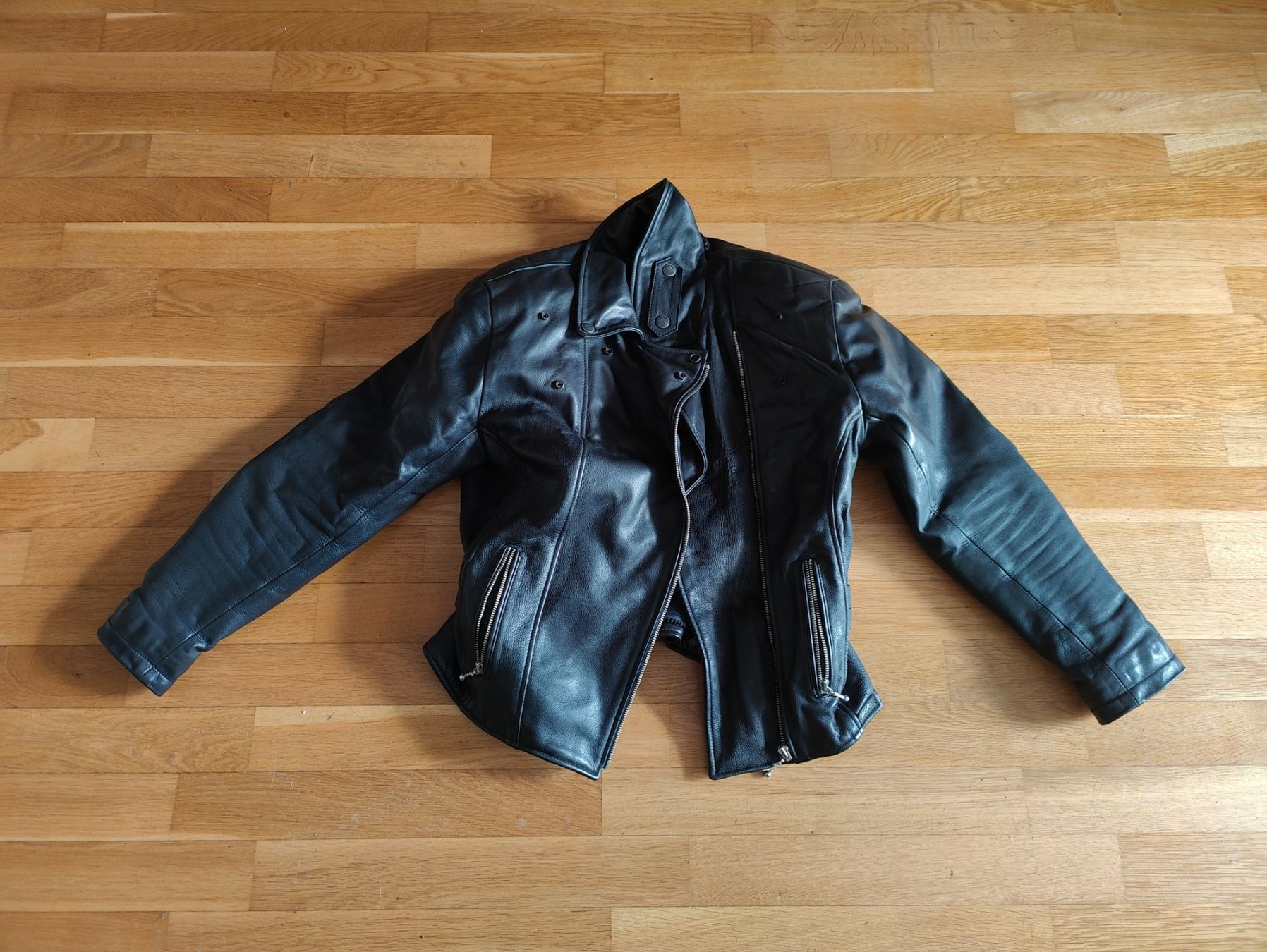 Giacche: Motorrad Lederjacke Damen – Usato da St. Erhard venduto da tif_hql8