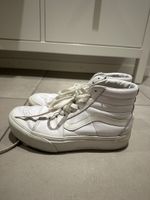 Vans montantes en cuir blanc!