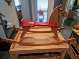 Schaukelpferd aus Holz