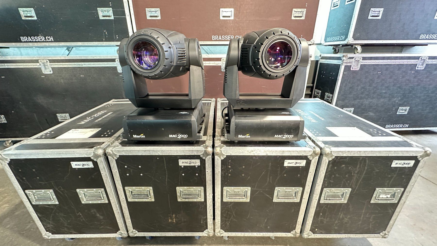 Martin Lampen: 8 Stück Martin MAC 2000 Performance II Moving Heads – Gebraucht aus Zizers von fiduciar 1