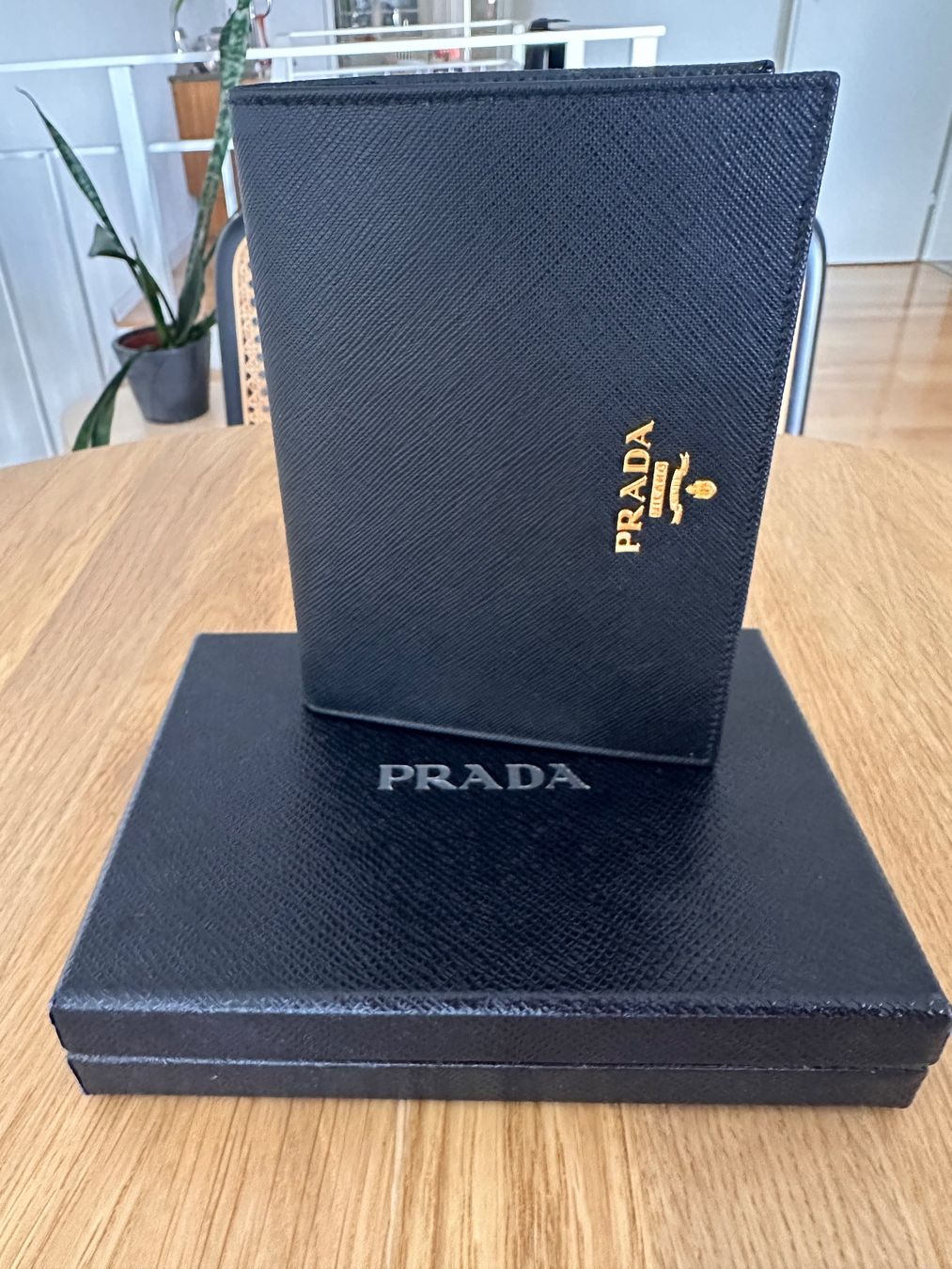 Prada Brieftaschen: Prada Portmonnaie – Gebraucht aus Basel von uyuni01