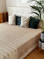 Couvre-lit ajouré fait main au crochet