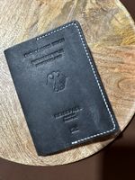 Handgefertigte Reisepasshülle aus Echtleder
