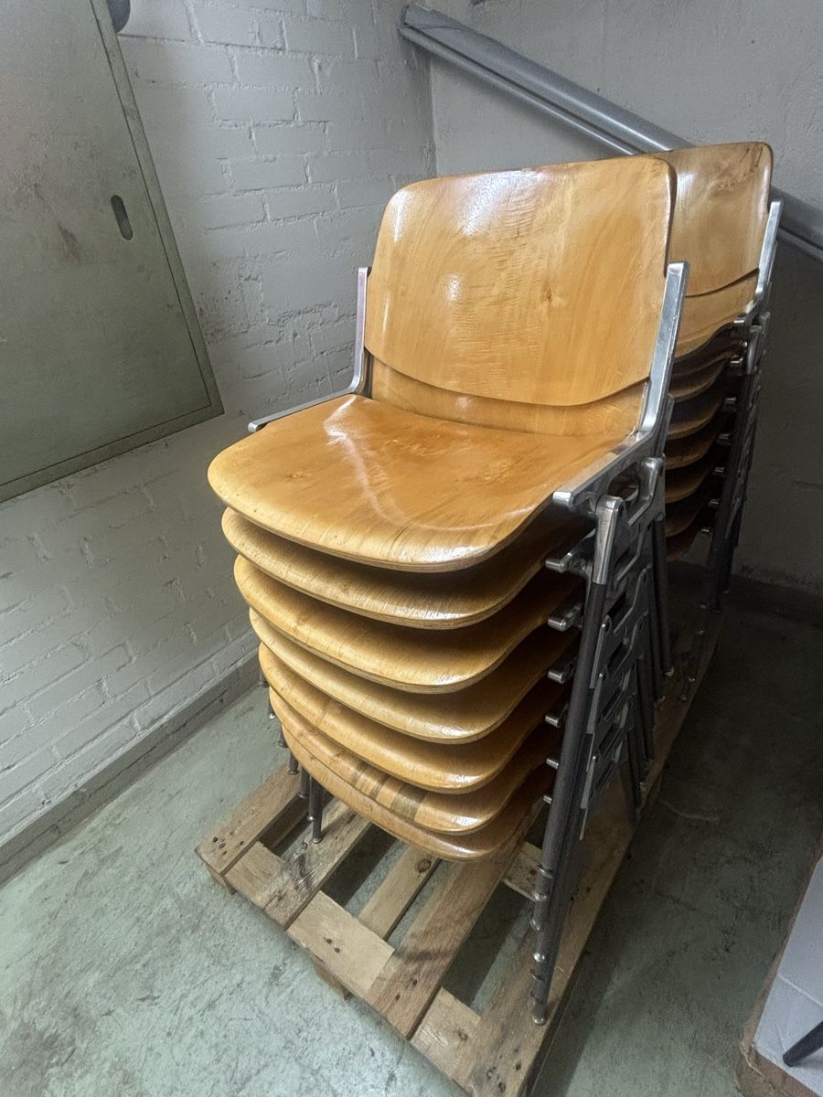 Chaises: Holzstühle 15.Stück – D'occasion à Zug par Biki72 1
