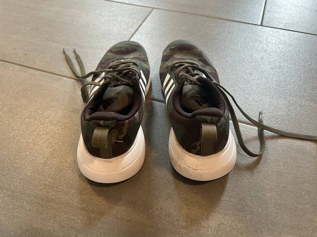 Damenschuhe: Adidas Sneakers Gr. 38 – Gebraucht aus Thalheim an der Thur von Iselisberger 3