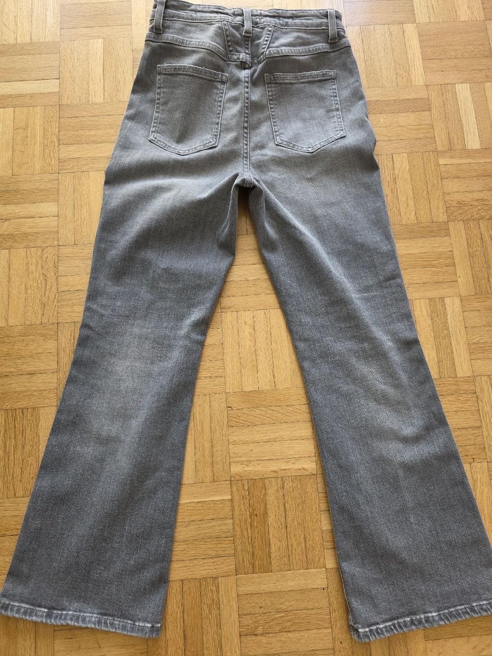 Closed Jeans: Jean Closed gris coupe évasée taille 26  – Gebraucht aus Rossemaison von hai_57qc 1