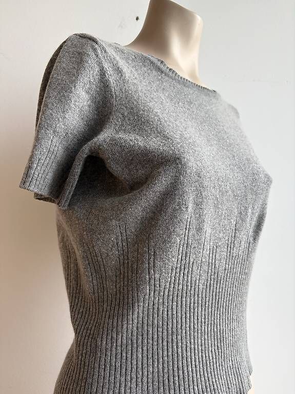 T-Shirts: Seide-Kaschmir Strickshirt grau Gr. XS – Gebraucht aus Schaffhausen von Miorajah 1