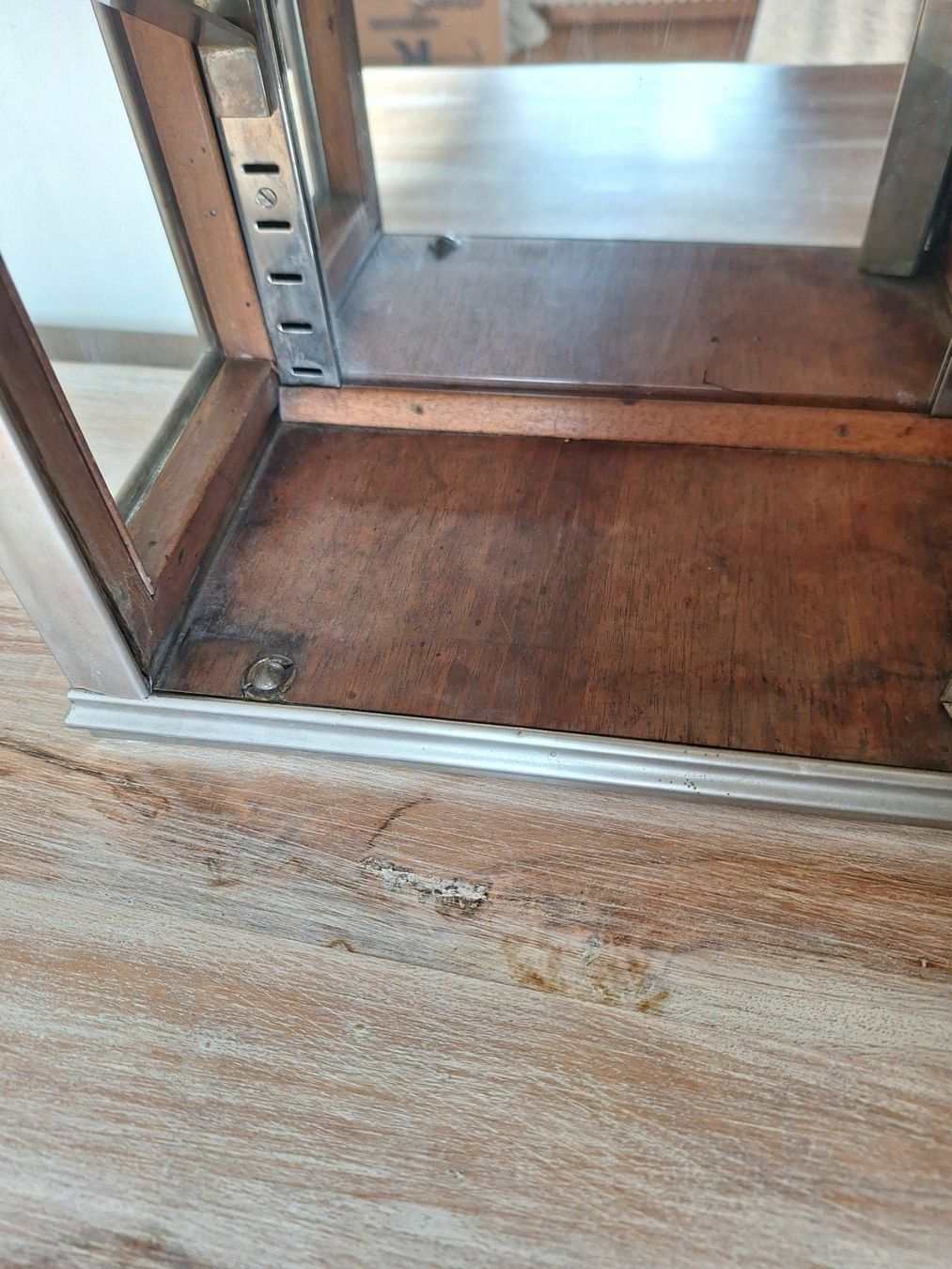 Vetrine: Antike Vitrine Metall/Glas Medizin – Usato da Erlenbach ZH venduto da Sondeiwendiz 5