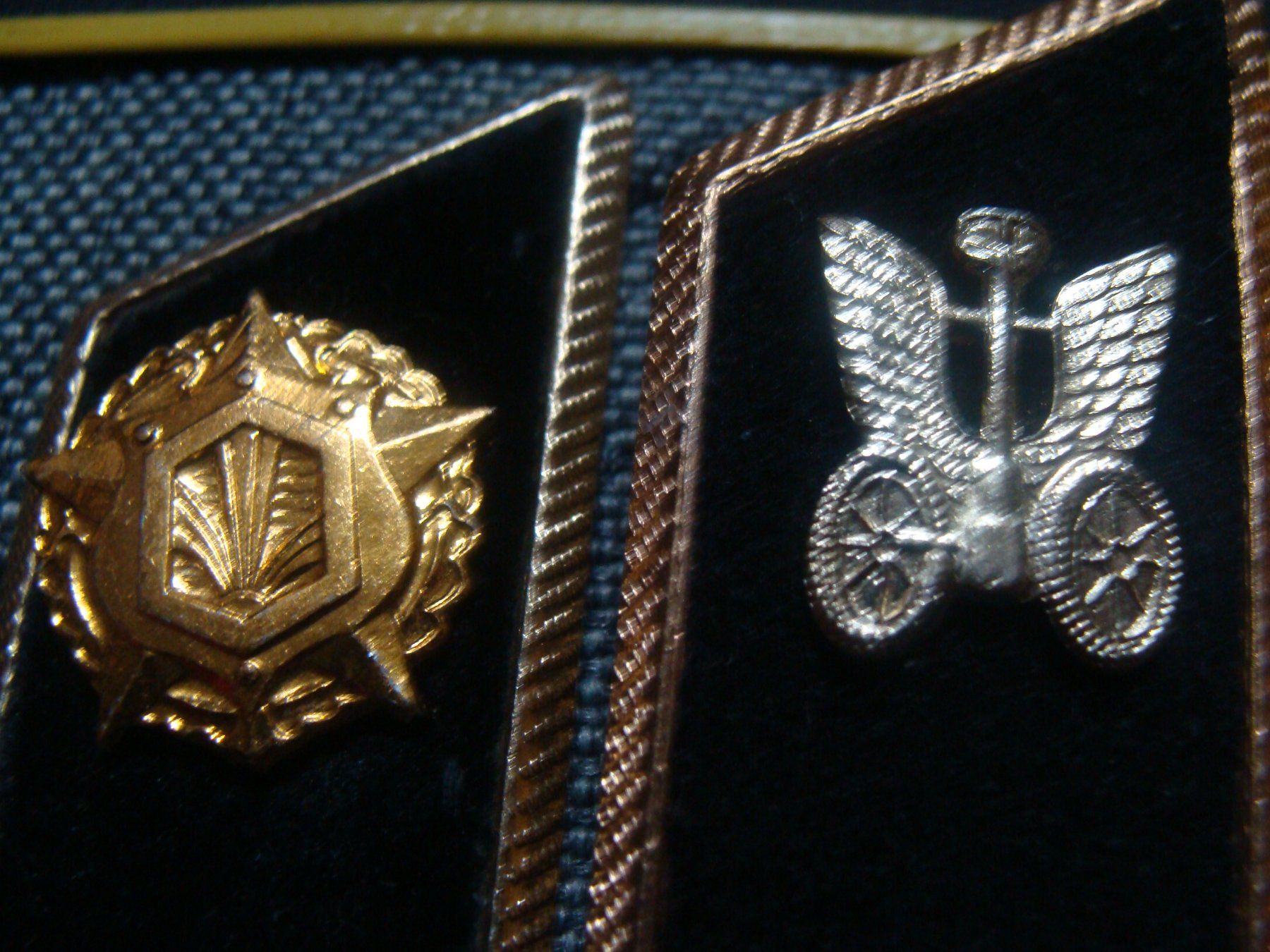 Plaketten & Abzeichen: Lot Russe, militaire – Gebraucht aus Cuarny von hen_g7hn 3