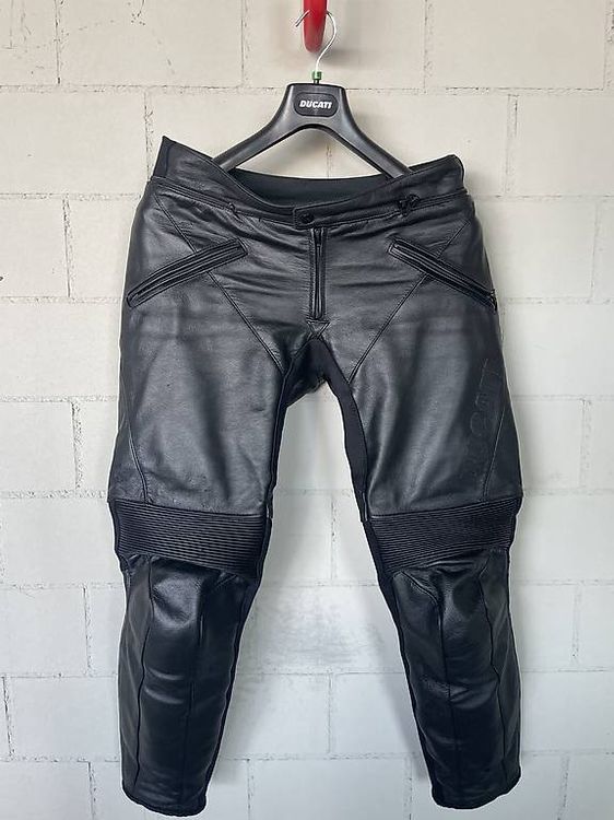 Kawasaki Padua 2 Motorrad-Lederhose Gr. 2XL – Vollnarbenleder, CE Level 1 Knie- & Level 2 Hüftprotektoren, Abnehmbare Knieschleifer, Perforierte Einsätze, 360° Verbindungsreißverschluss