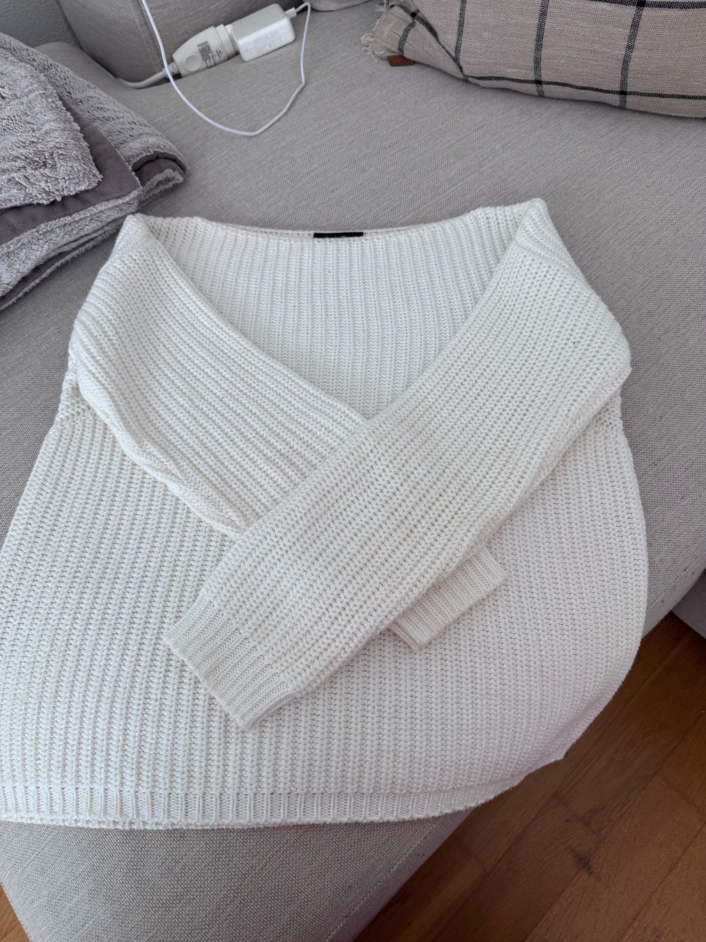 Caroll Pulls & Sweat-shirts: Pullover weiss von Caroll – D'occasion à Dielsdorf par Gioma06 1