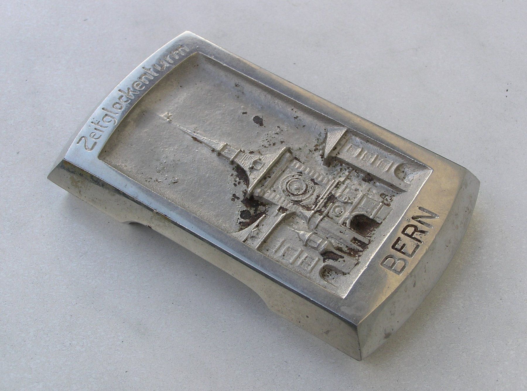 Sculture & Statue: ALTER VON ROLL BRIEFBESCHWERER BERN – Usato da Grenchen venduto da country59 2