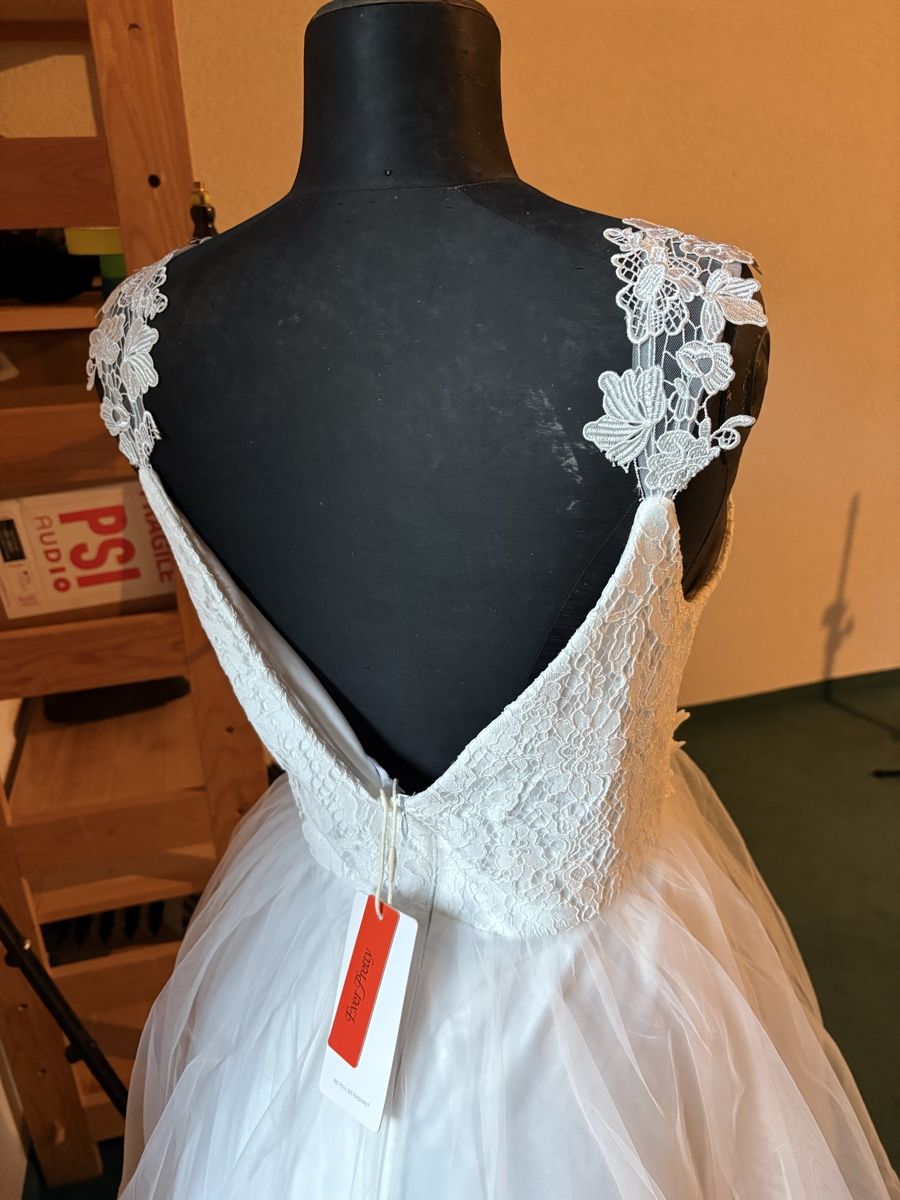 Vestiti: Robe de mariée blanche avec dentelle fleurie taille 46 – Nuovo (secondo la descrizione) da Moléson-s-Gruyères venduto da mar_bs5w 1