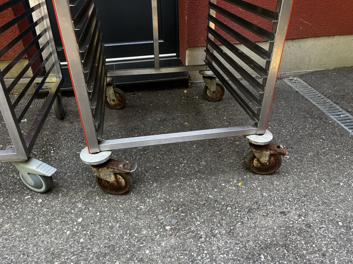 Cucine complete: 2 x 2/1 Regalwagen mit je 12 Einschüben  – Usato da Dittingen venduto da Cervolino77 5