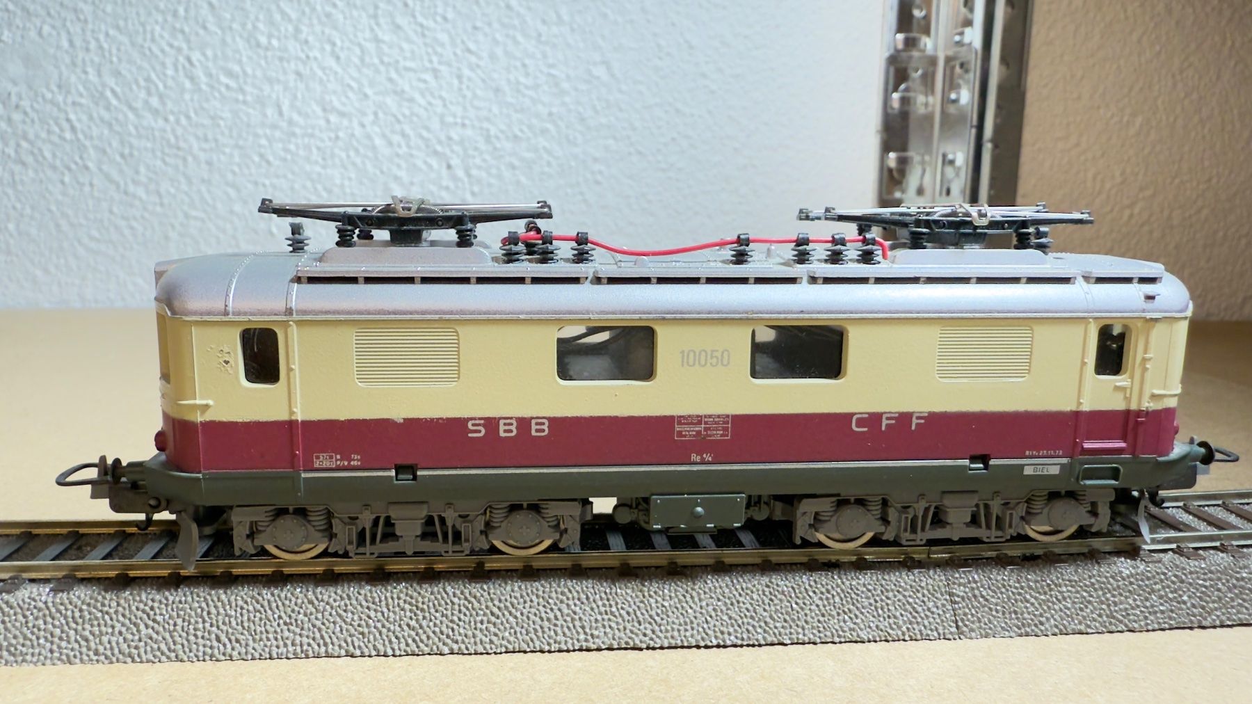 Lima Modellini di ferrovie: Lima Re 4/4 10050 H0 / DC – Usato da Windlach venduto da Kelebra 1