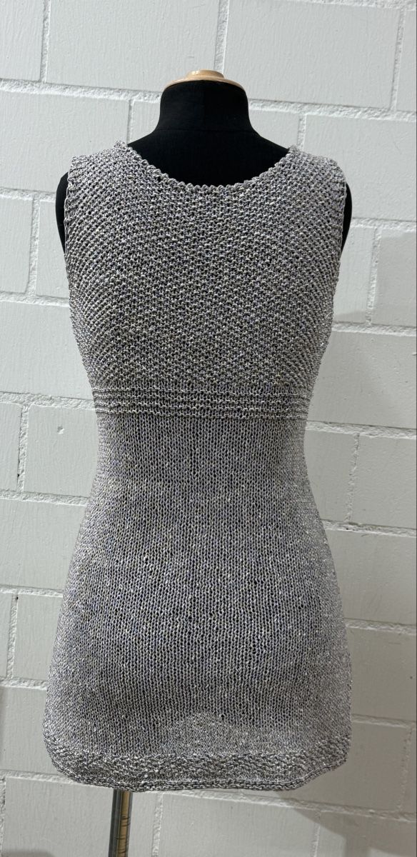 Vestiti: Silbernes Strickkleid – Nuovo (secondo la descrizione) da Gächliwil venduto da dom_652g 1