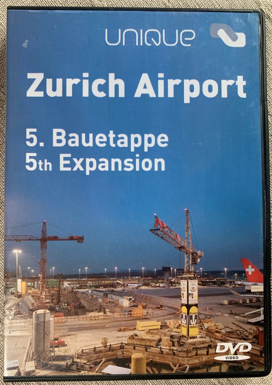 Tutti i DVDs: DVD- Flughafen Zürich 5. Bauetappe – Usato da Volketswil venduto da zwitsch33
