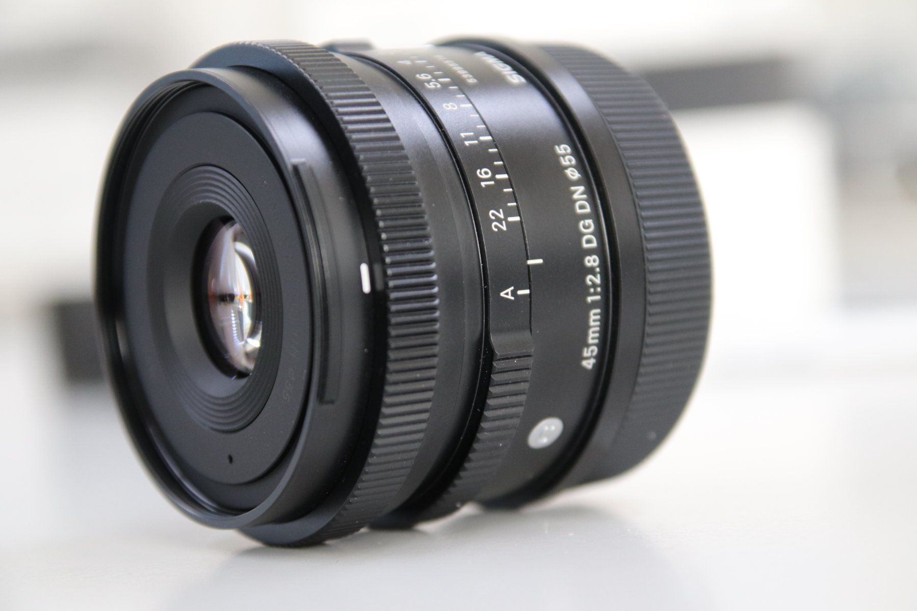 Sigma Obiettivi: Sigma 45mm 2.8 DG DN Sony E-Mount – Usato da Zofingen venduto da OWYSSAG 2
